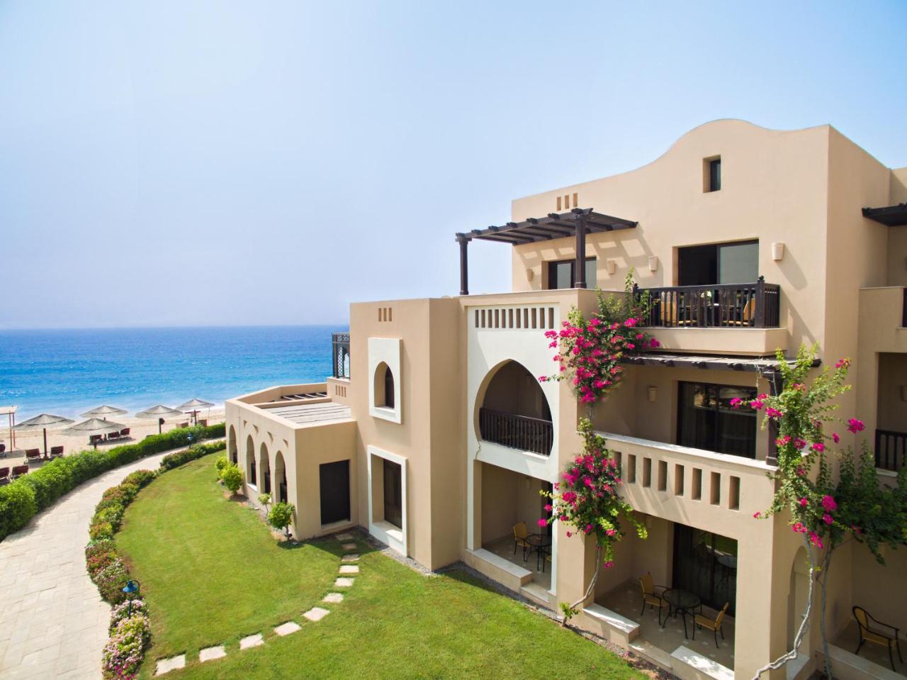 Miramar Al Aqah Beach Resort Bagian luar foto